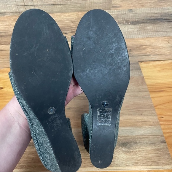 FarylRobin peep toe wedge sandal heels women’s size 7 dragon scale - Picture 6 of 7